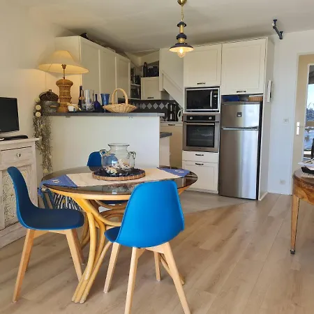 Ref 096 - T3 Pour Six Personnes Vue Avec Piscine דירה